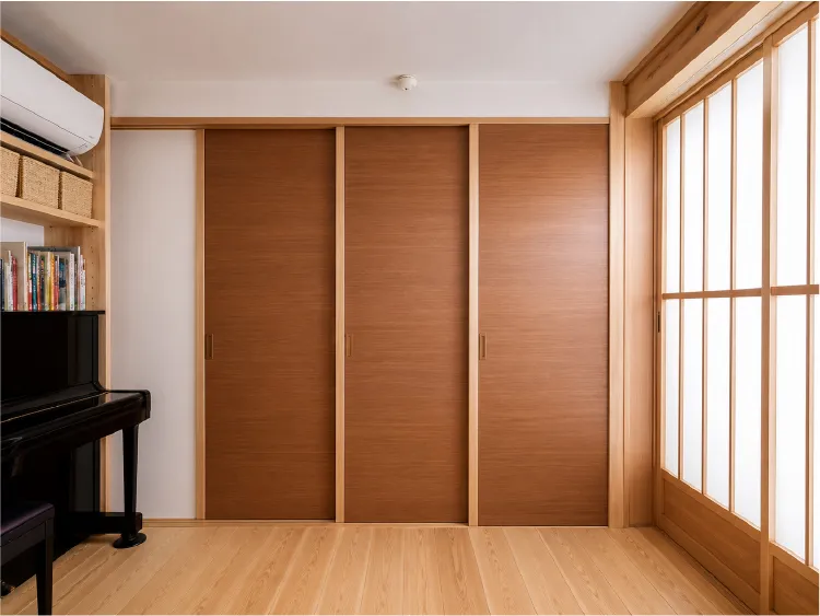 室内ドアと建具