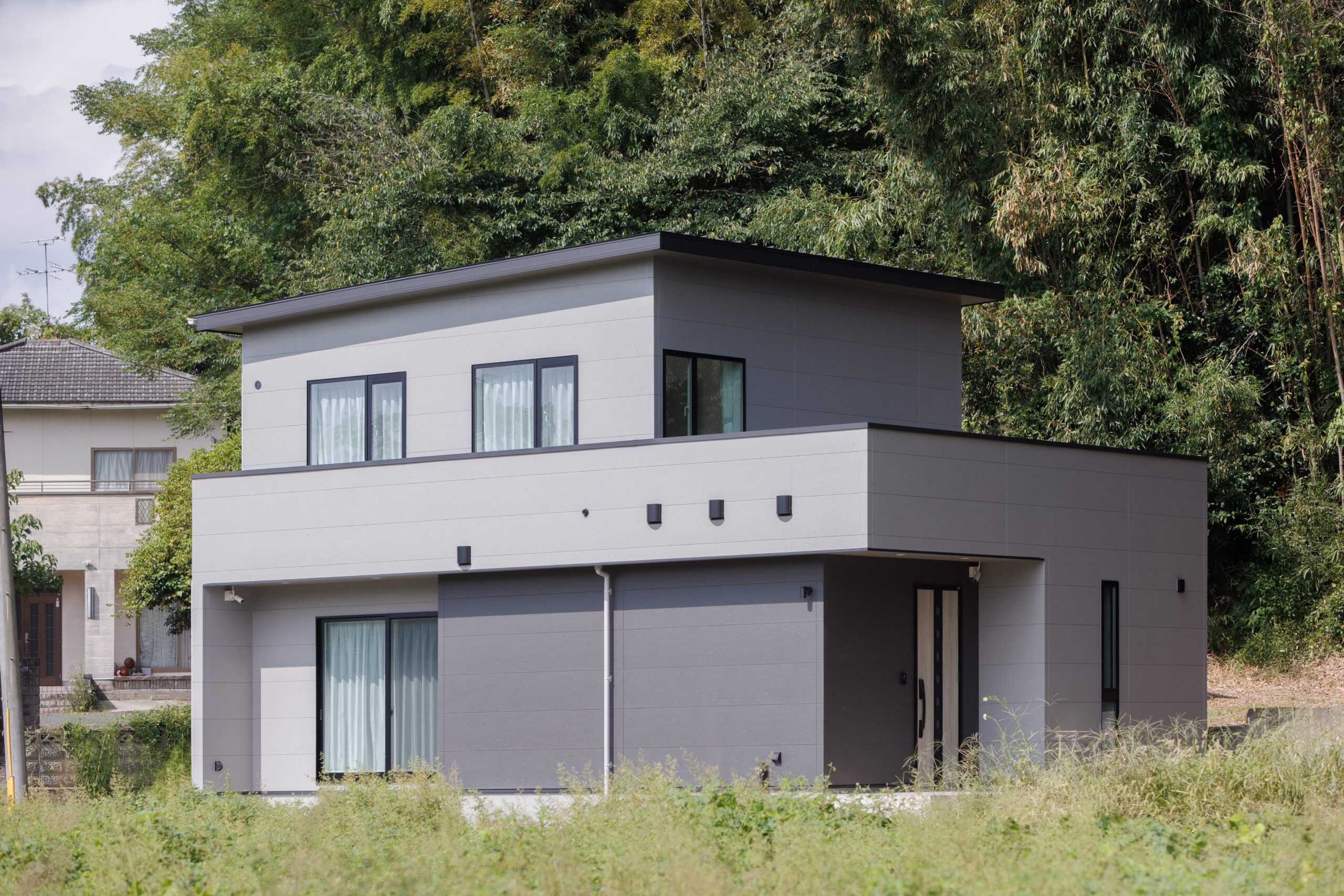 上質なデザインと機能性を追求したローコスト住宅